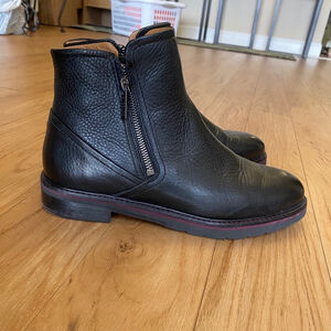 Samuel Hubbard Black Leather Ankle Boots Size 9